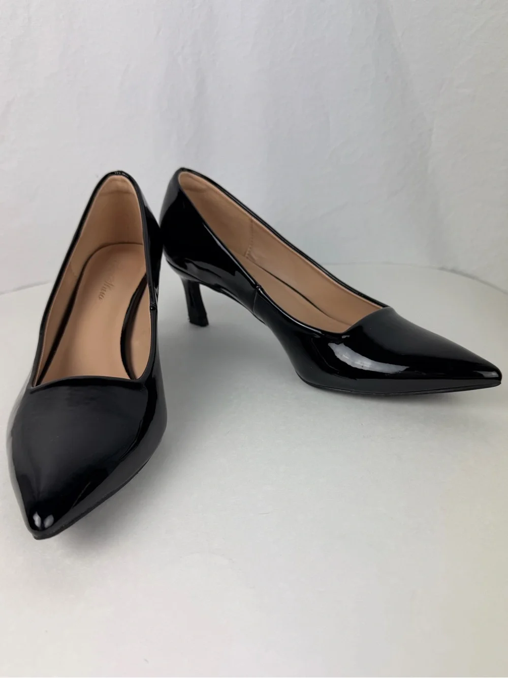 GENSHUO Black Patent Leather Kitten Heels-Size 8.5-Pointed Toe-Faux Leather